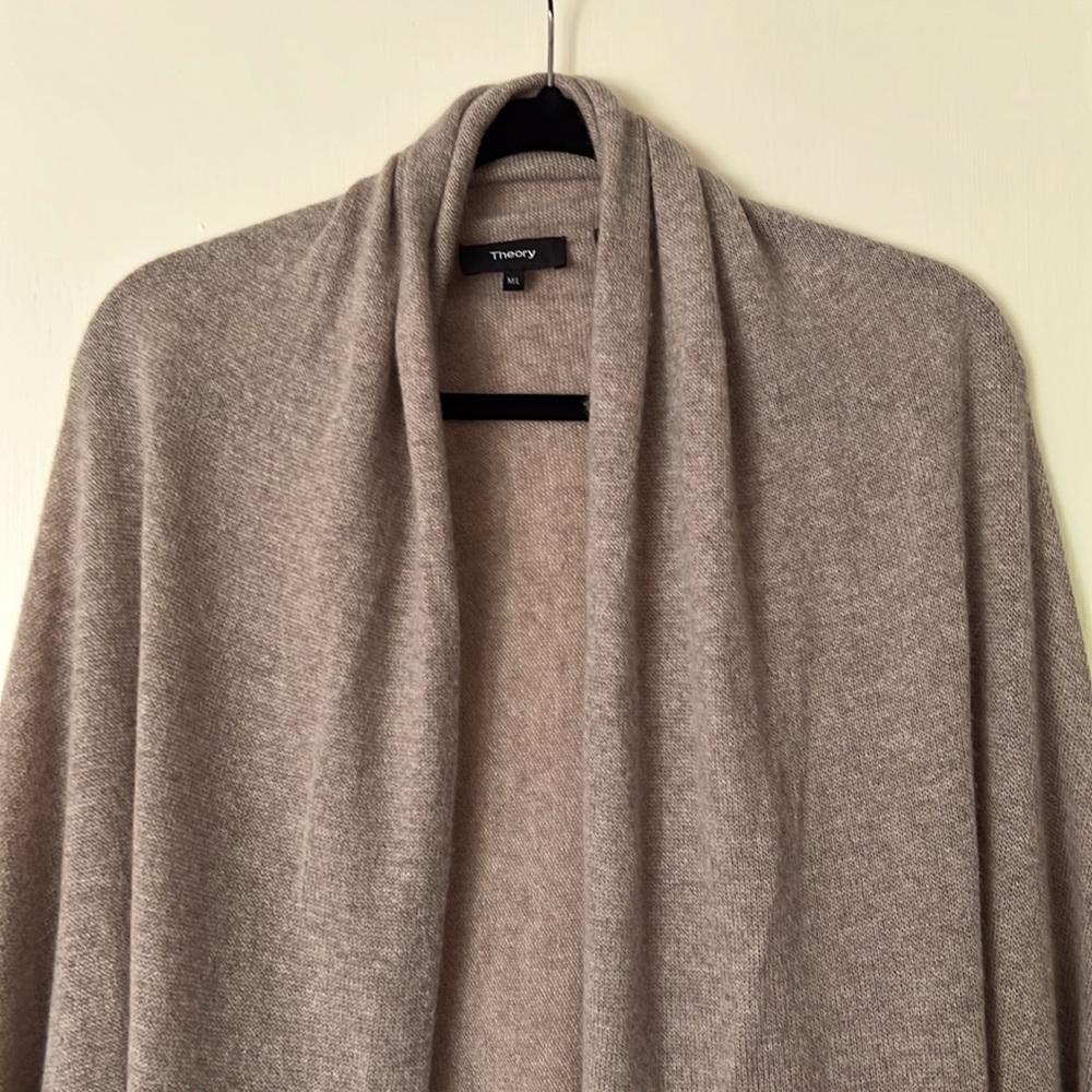 Theory 100% cashmere cozy